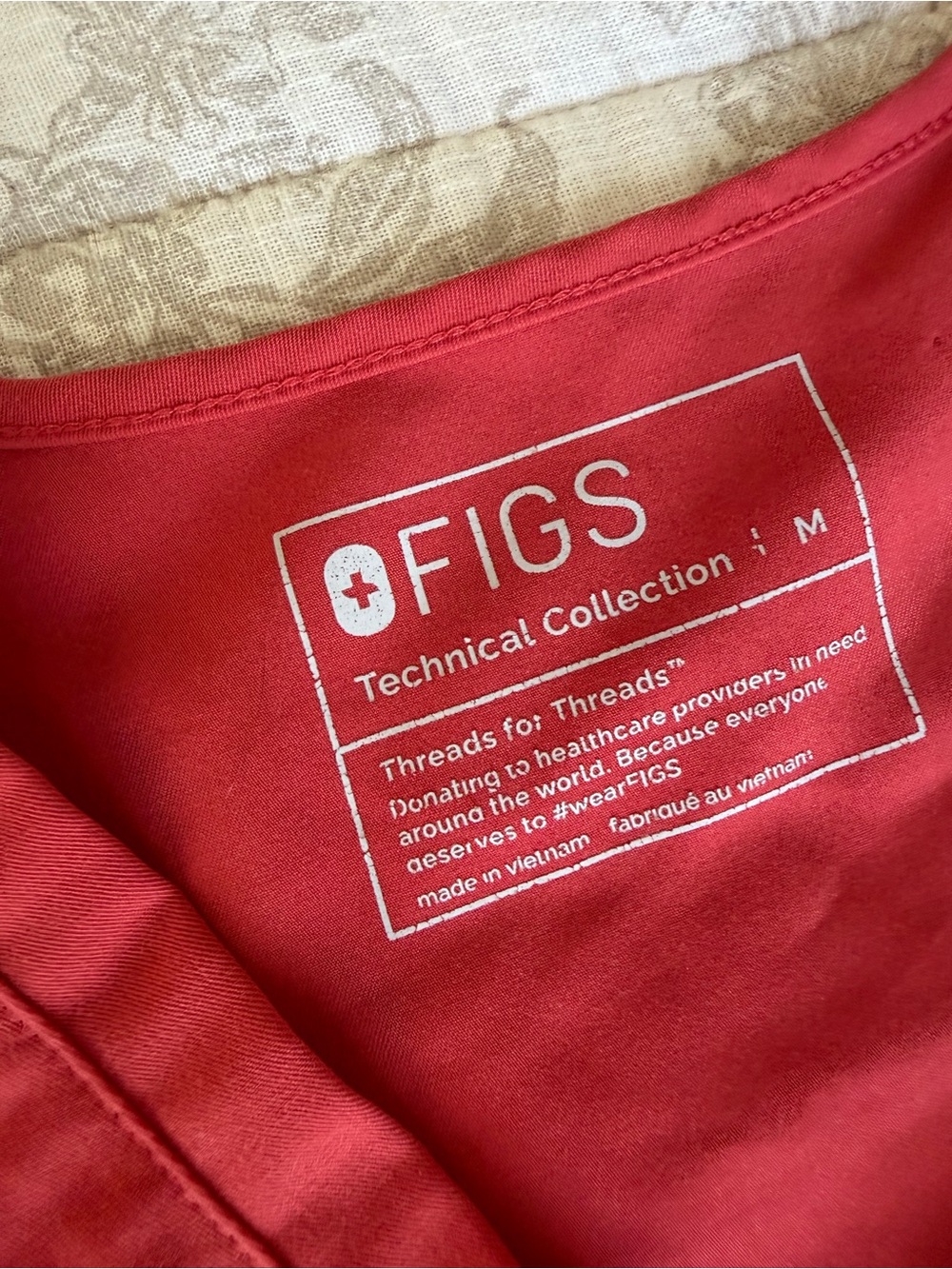 Figs Technical CollectionTop - V-Neck Scrub Top (M) Jogger Bottoms (S/P)